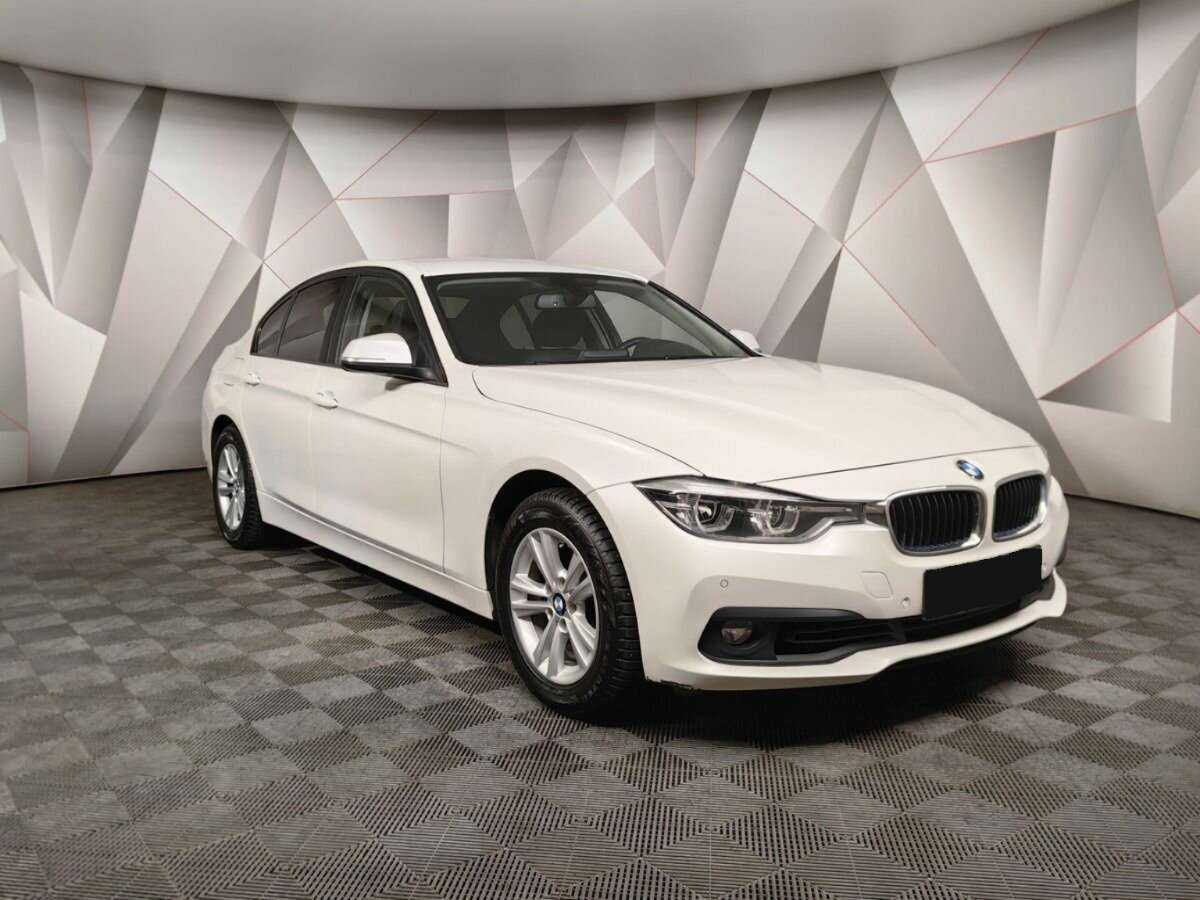 BMW 3 серии с пробегом — 2018 год. Фото: #2