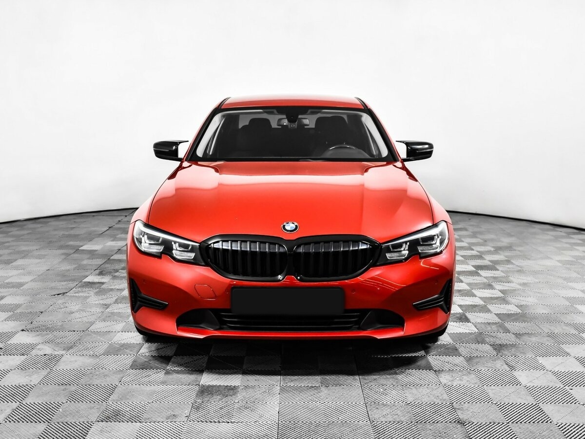 BMW 3 серии с пробегом — 2019 год. Фото: #1