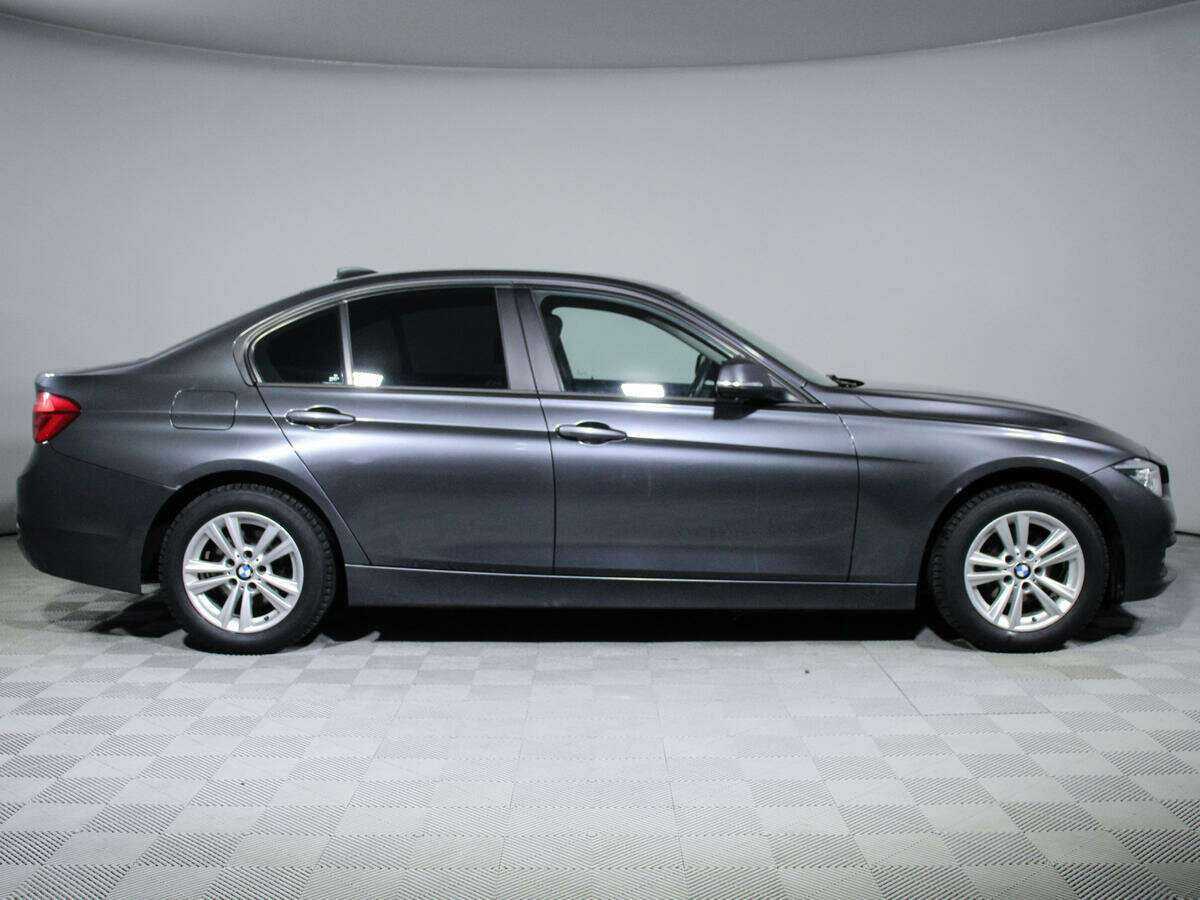 BMW 3 серии с пробегом — 2017 год. Фото: #3