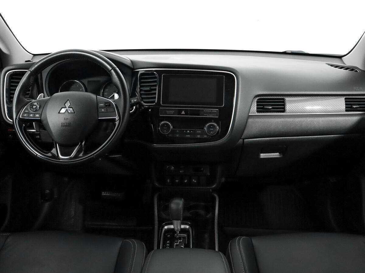 Mitsubishi Outlander с пробегом — 2019 год. Фото: #10