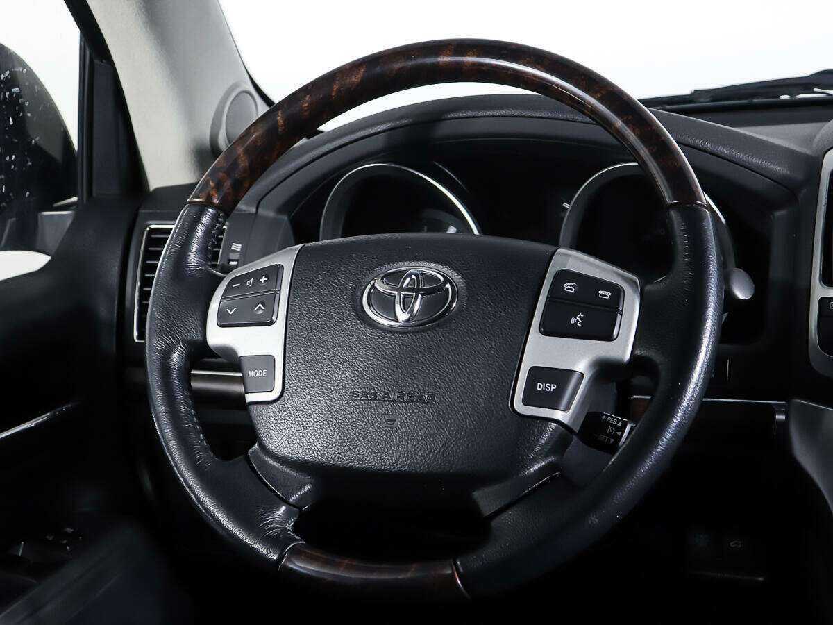 Toyota Land Cruiser с пробегом — 2012 год. Фото: #14