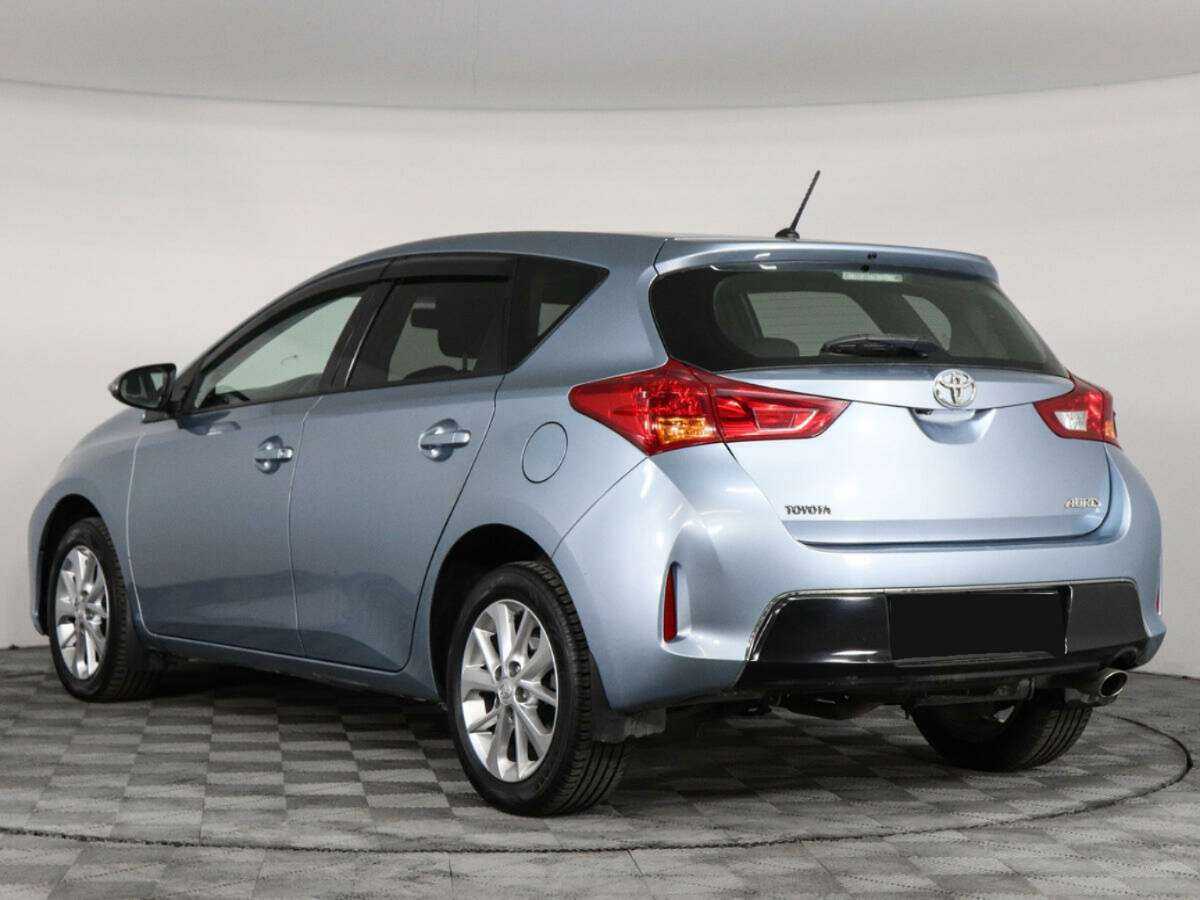 Toyota Auris с пробегом — 2013 год. Фото: #6