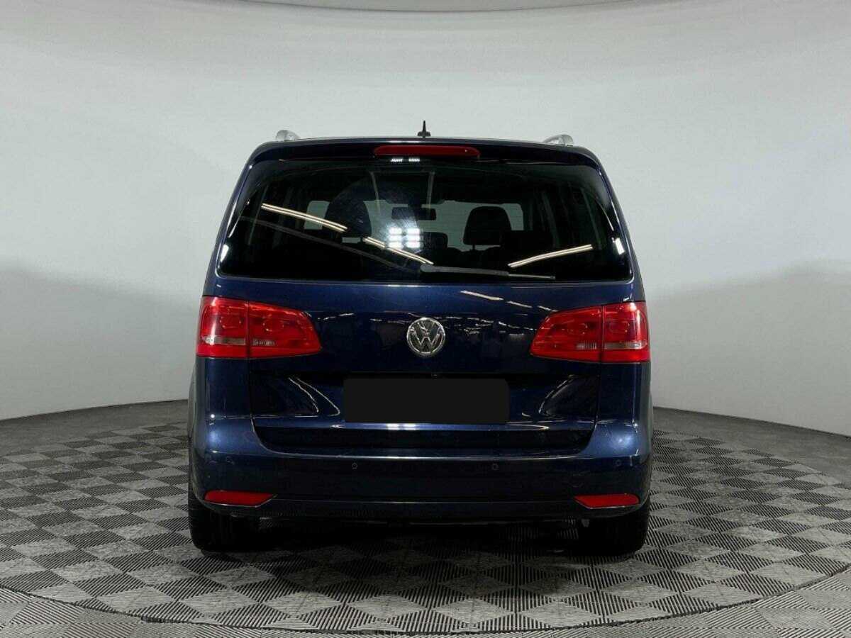 Volkswagen Touran с пробегом — 2012 год. Фото: #5