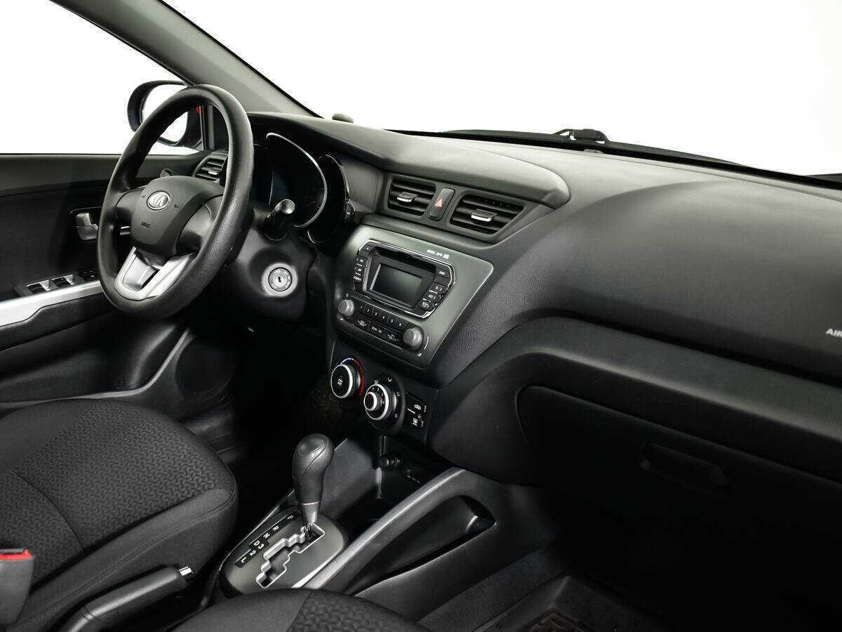 Kia Rio с пробегом — 2013 год. Фото: #8