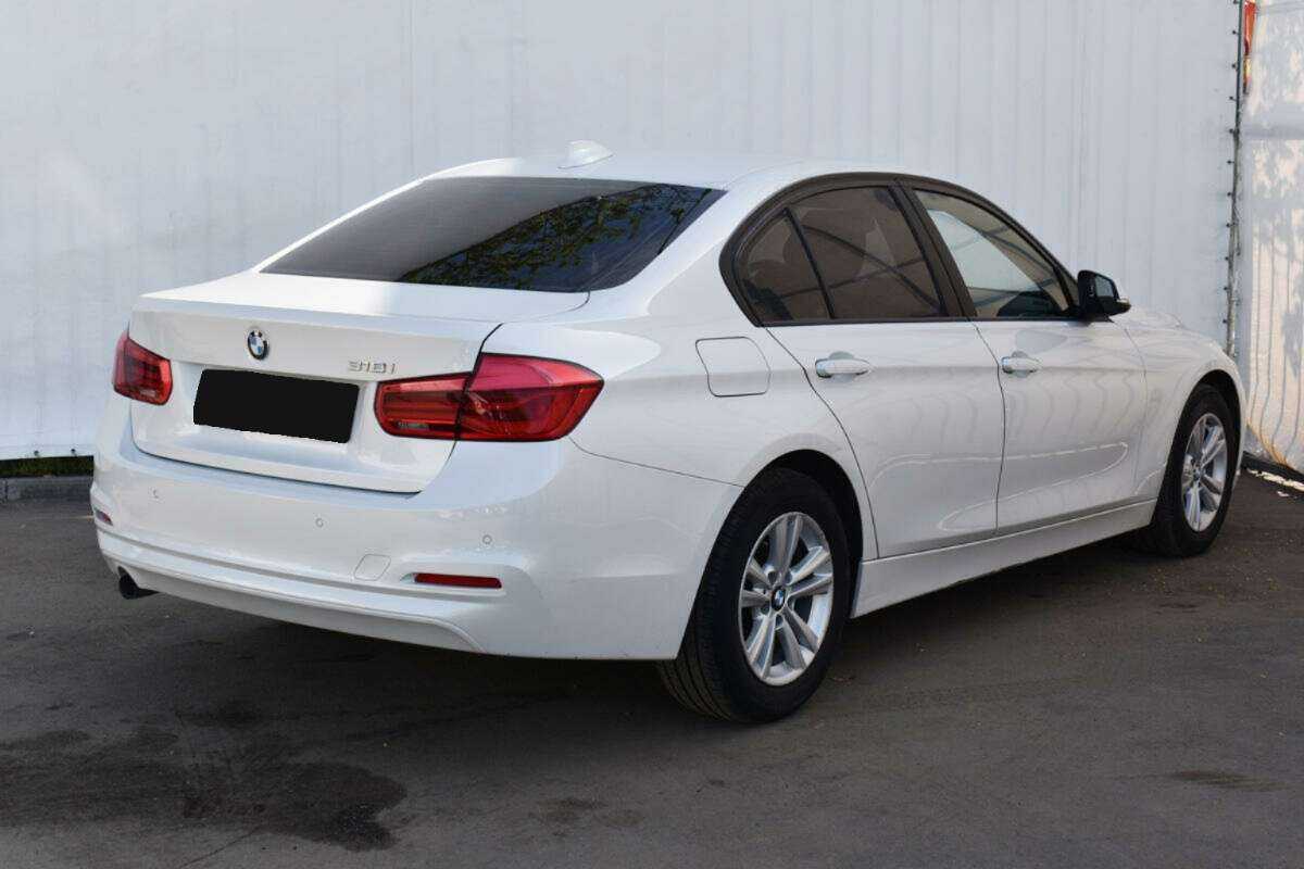 BMW 3 серии с пробегом — 2018 год. Фото: #4
