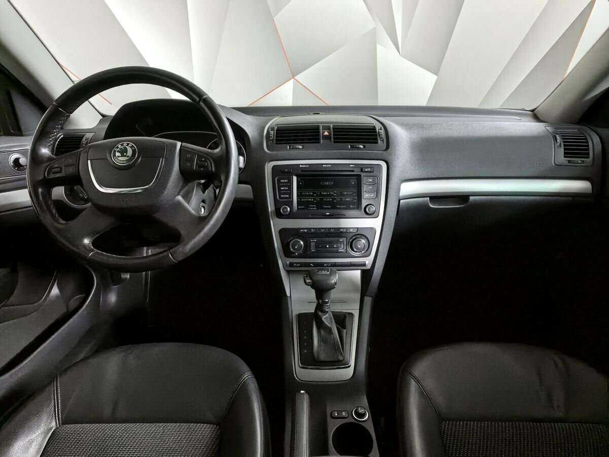 Skoda Octavia с пробегом — 2011 год. Фото: #9