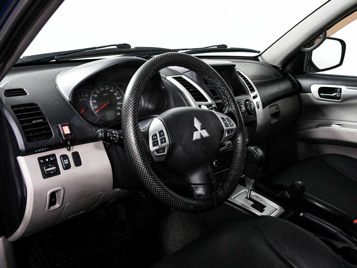 Mitsubishi Pajero Sport с пробегом — 2010 год. Фото: #9