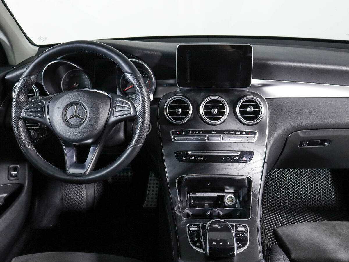 Mercedes-Benz GLC с пробегом — 2017 год. Фото: #11