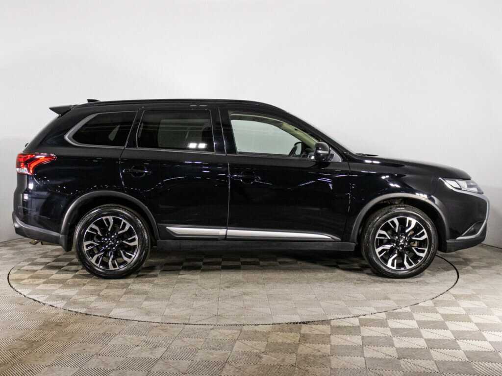 Mitsubishi Outlander с пробегом — 2021 год. Фото: #3