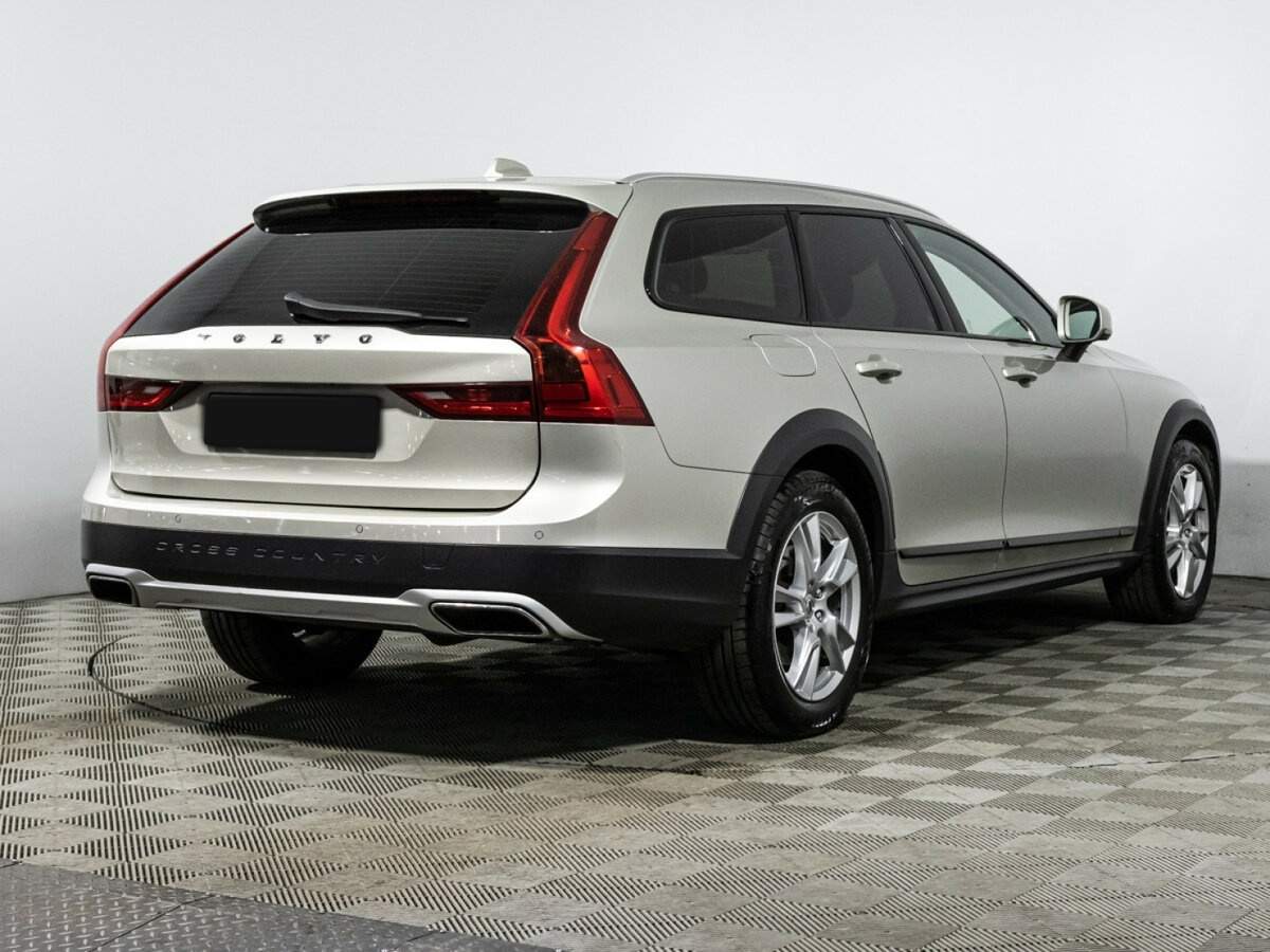 Volvo V90 Cross Country с пробегом — 2017 год. Фото: #3