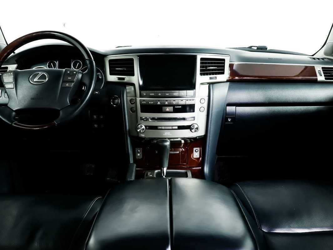 Lexus LX с пробегом — 2014 год. Фото: #10