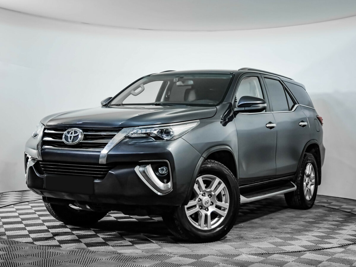 Toyota Fortuner с пробегом — 2017 год. Фото: #0