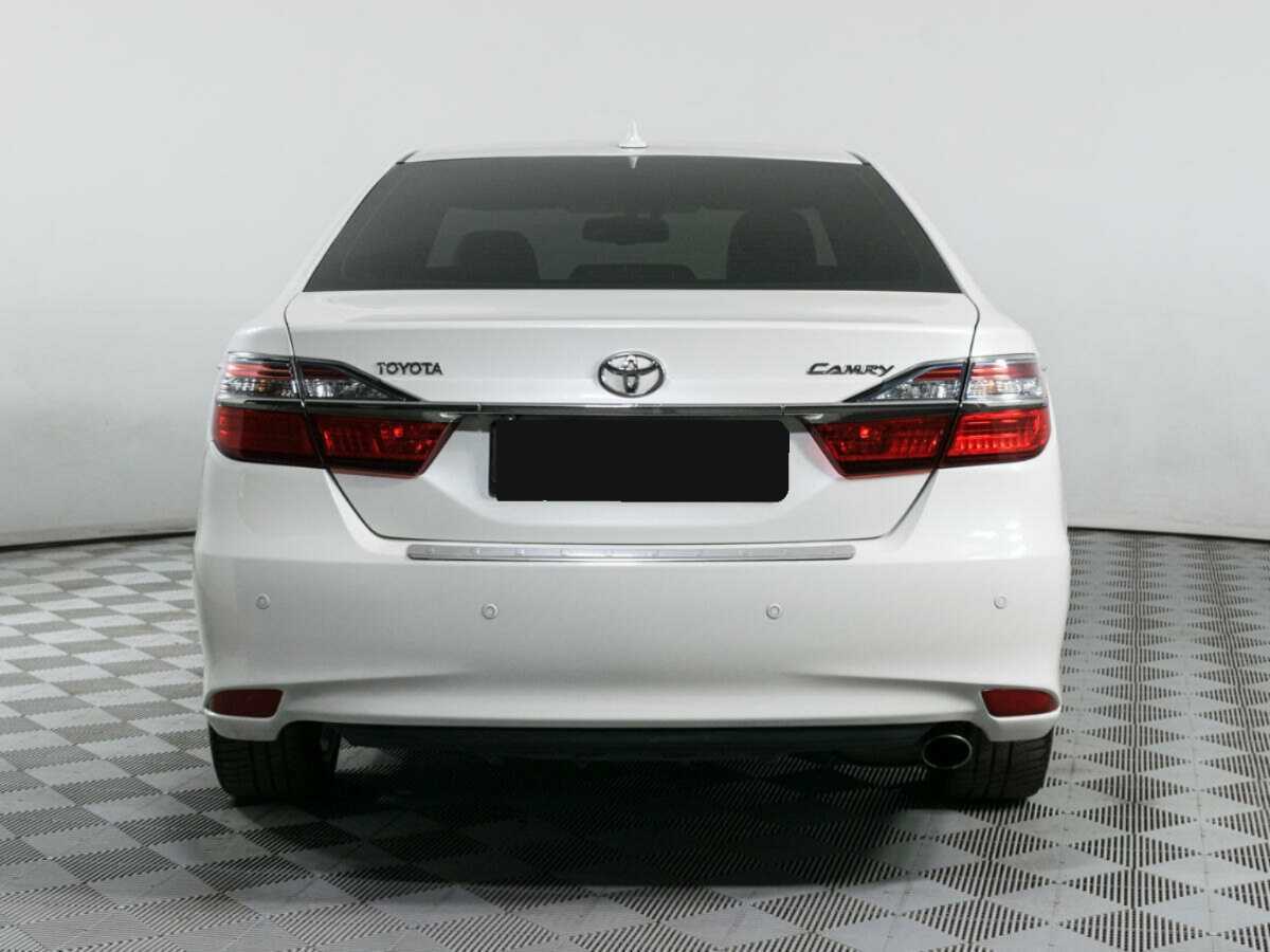 Toyota Camry с пробегом — 2017 год. Фото: #4