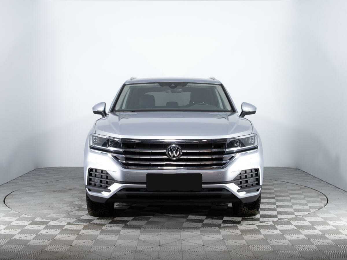 Volkswagen Touareg с пробегом — 2018 год. Фото: #1