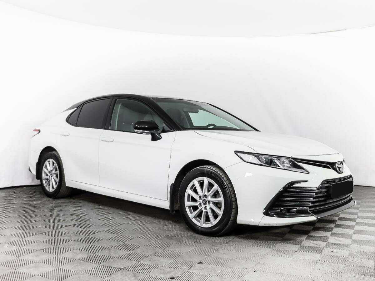 Toyota Camry с пробегом — 2021 год. Фото: #2