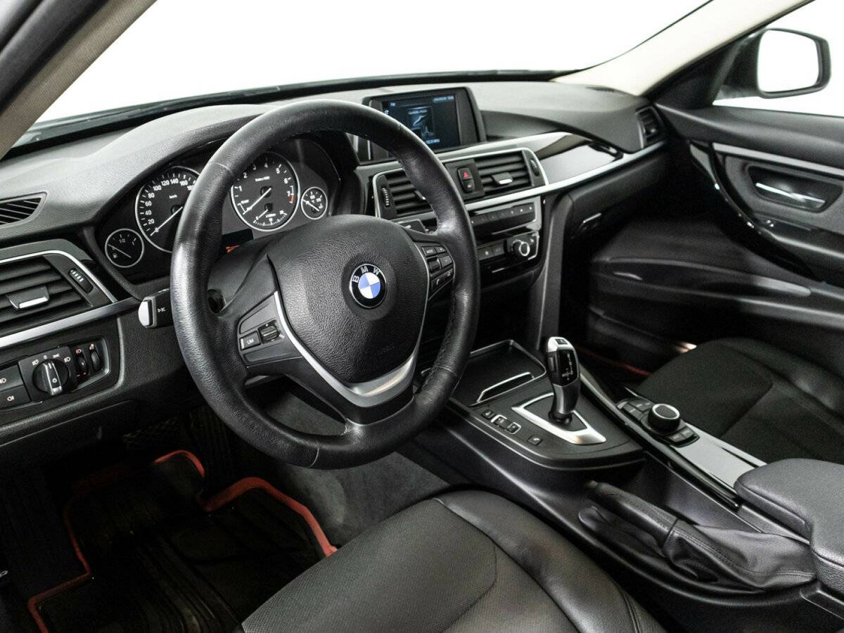 BMW 3 серии с пробегом — 2018 год. Фото: #10