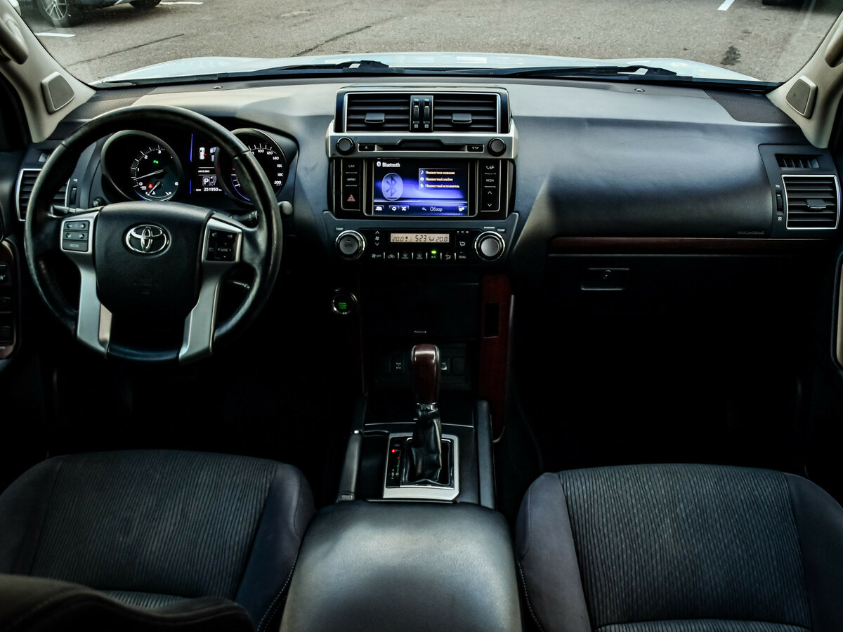 Toyota Land Cruiser Prado с пробегом — 2014 год. Фото: #10