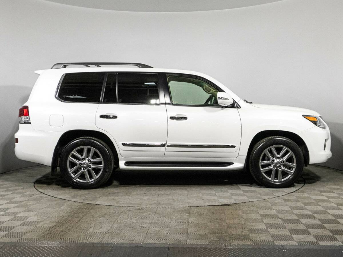 Lexus LX с пробегом — 2013 год. Фото: #3