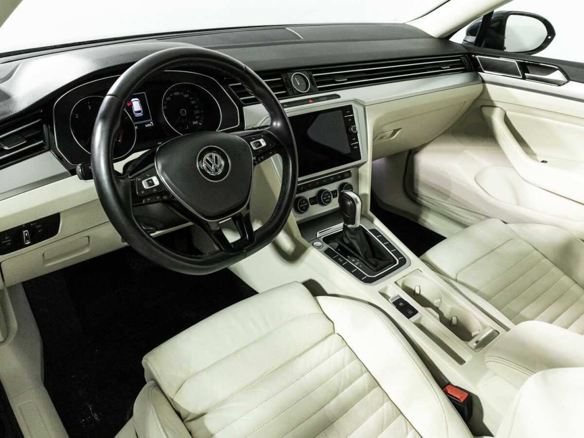 Volkswagen Passat с пробегом — 2018 год. Фото: #10