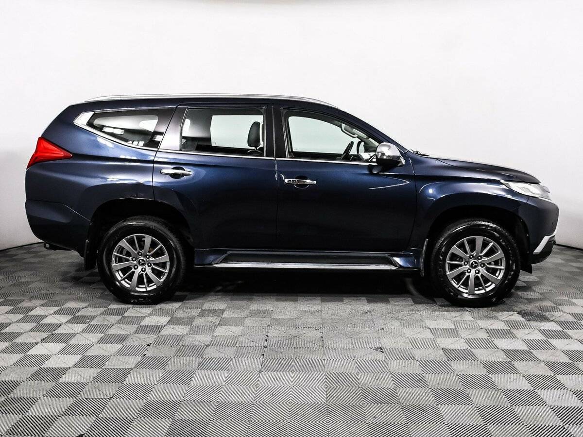 Mitsubishi Pajero Sport с пробегом — 2018 год. Фото: #3