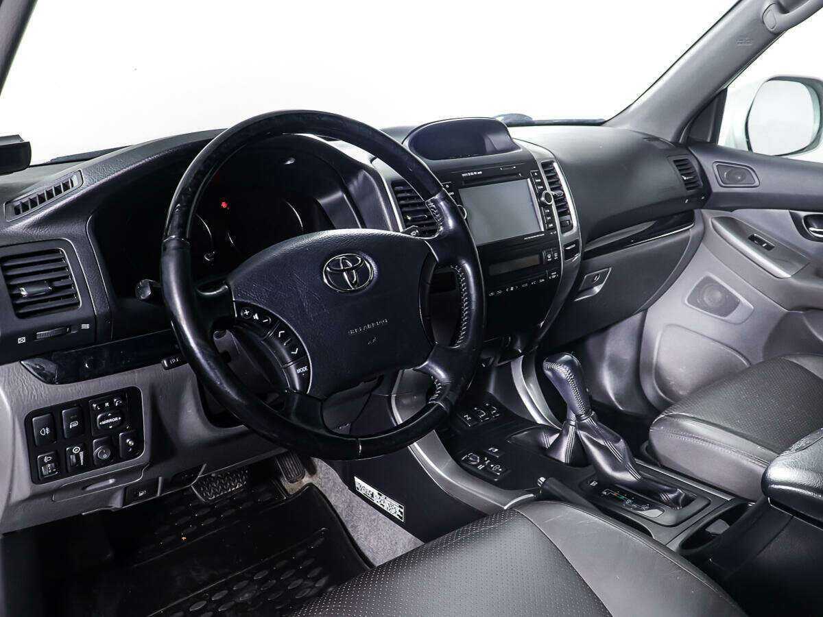 Toyota Land Cruiser Prado с пробегом — 2008 год. Фото: #13