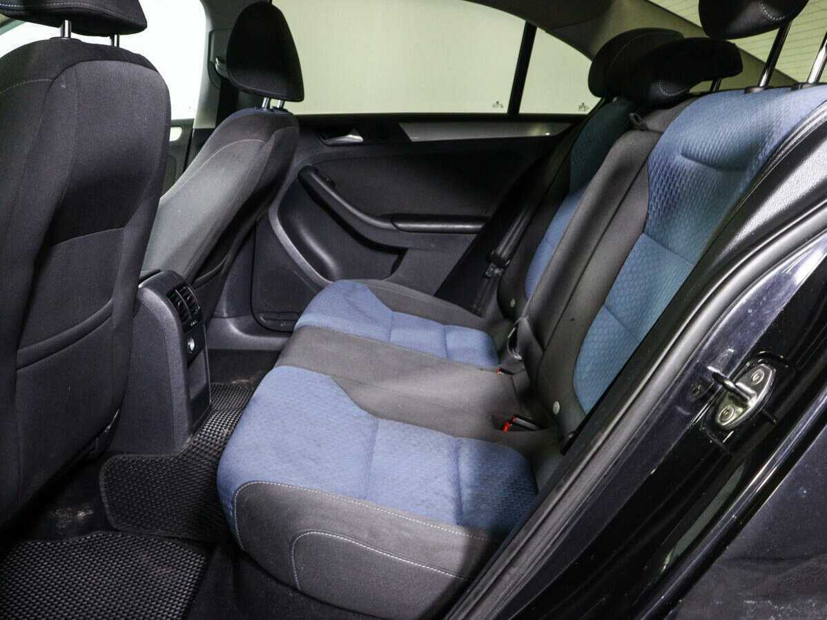 Volkswagen Jetta с пробегом — 2013 год. Фото: #7