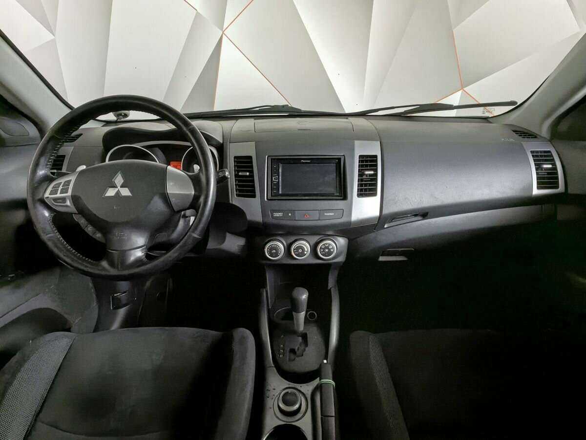 Mitsubishi Outlander с пробегом — 2008 год. Фото: #9
