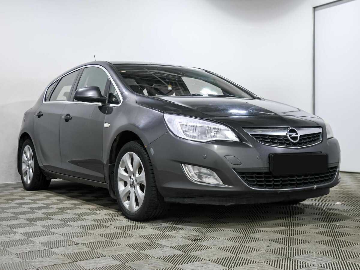 Opel Astra с пробегом — 2011 год. Фото: #2