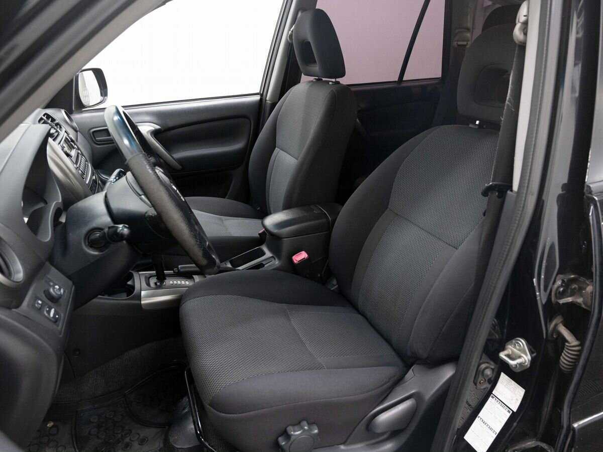 Toyota RAV4 с пробегом — 2004 год. Фото: #7