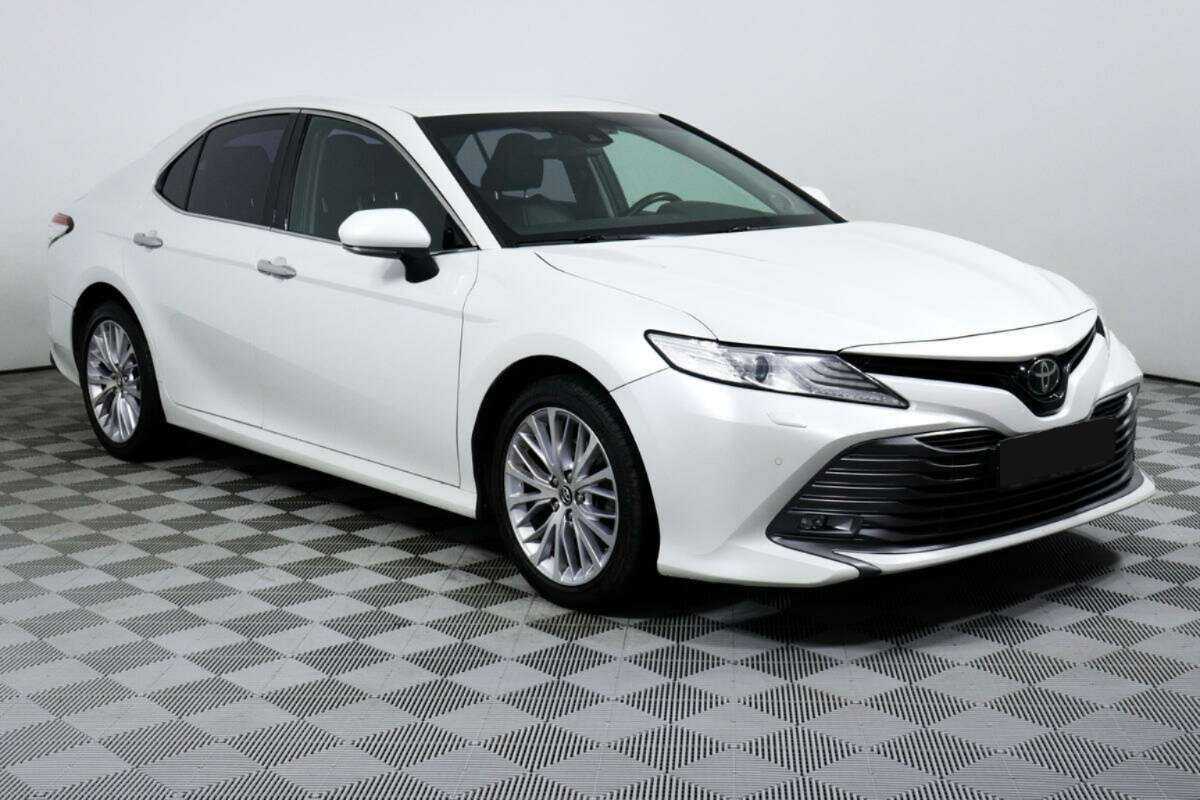 Toyota Camry с пробегом — 2019 год. Фото: #2