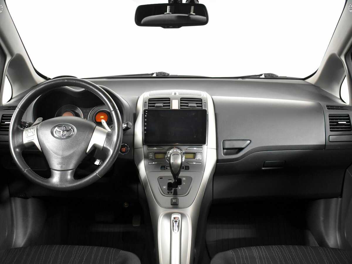 Toyota Auris с пробегом — 2007 год. Фото: #12