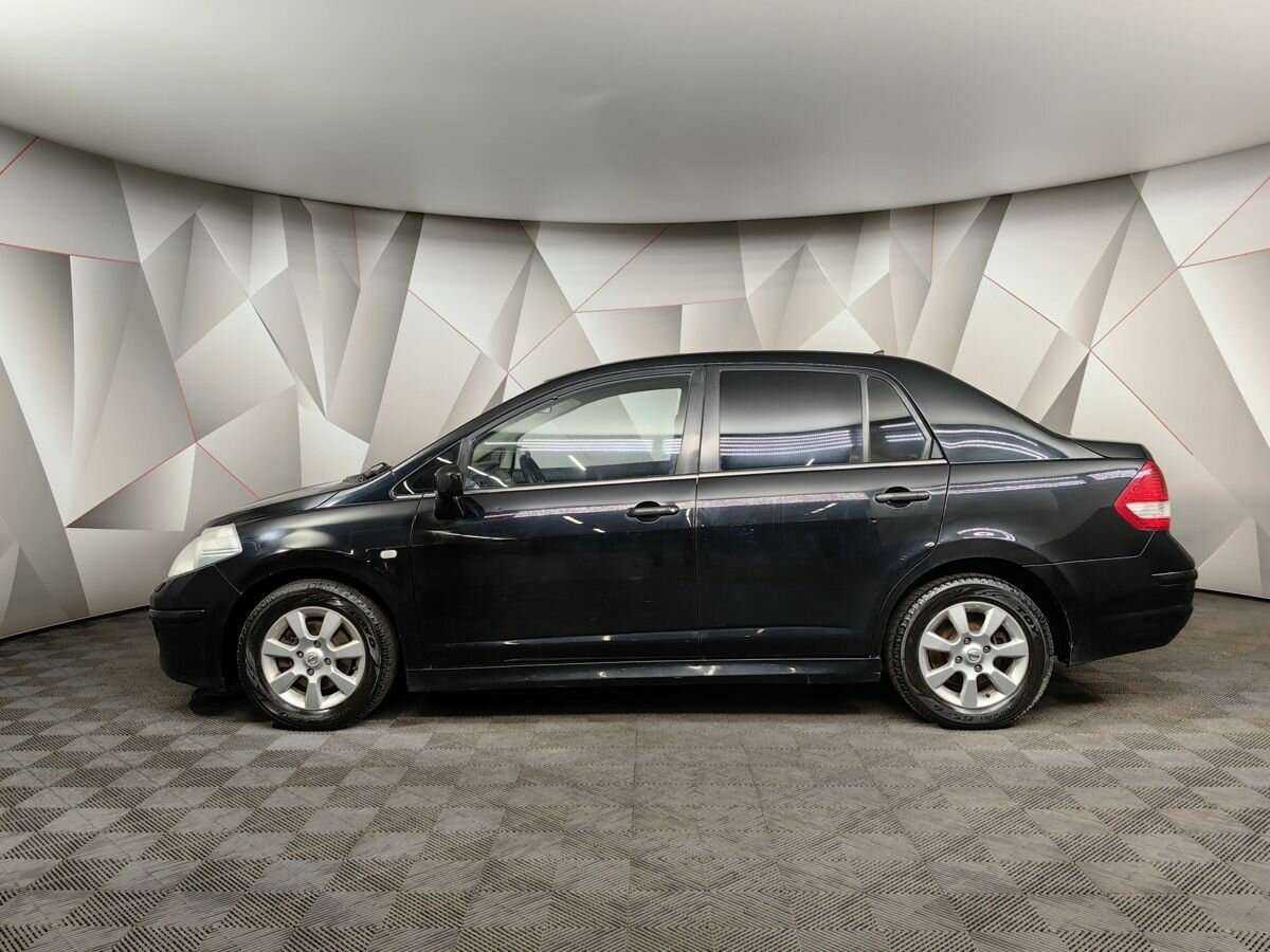 Nissan Tiida с пробегом — 2010 год. Фото: #4