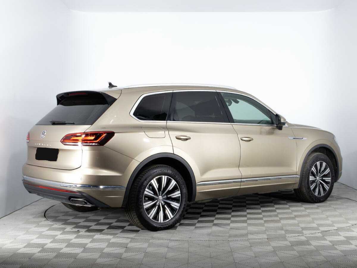 Volkswagen Touareg с пробегом — 2018 год. Фото: #4