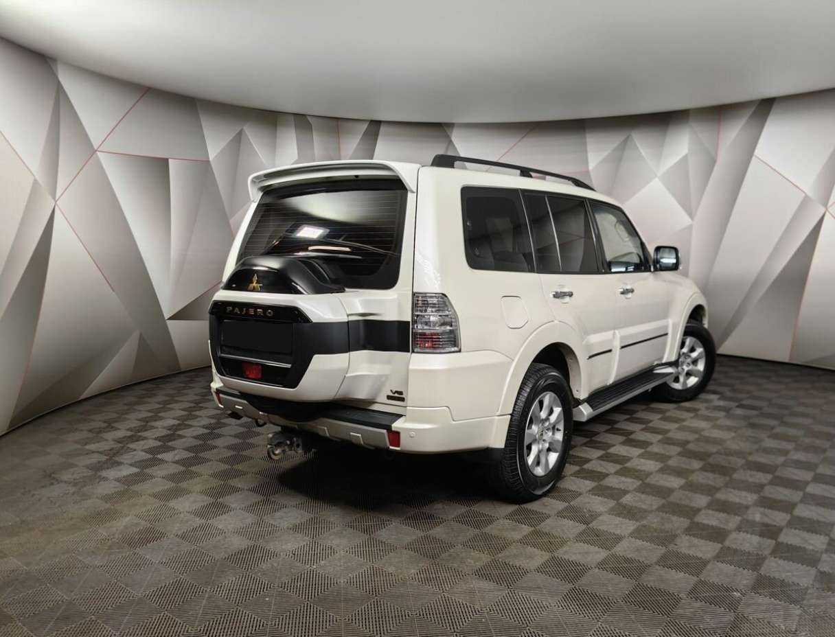 Mitsubishi Pajero с пробегом — 2021 год. Фото: #1