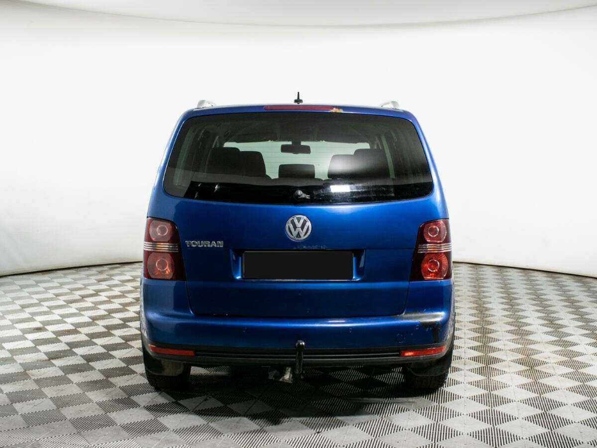Volkswagen Touran с пробегом — 2008 год. Фото: #5