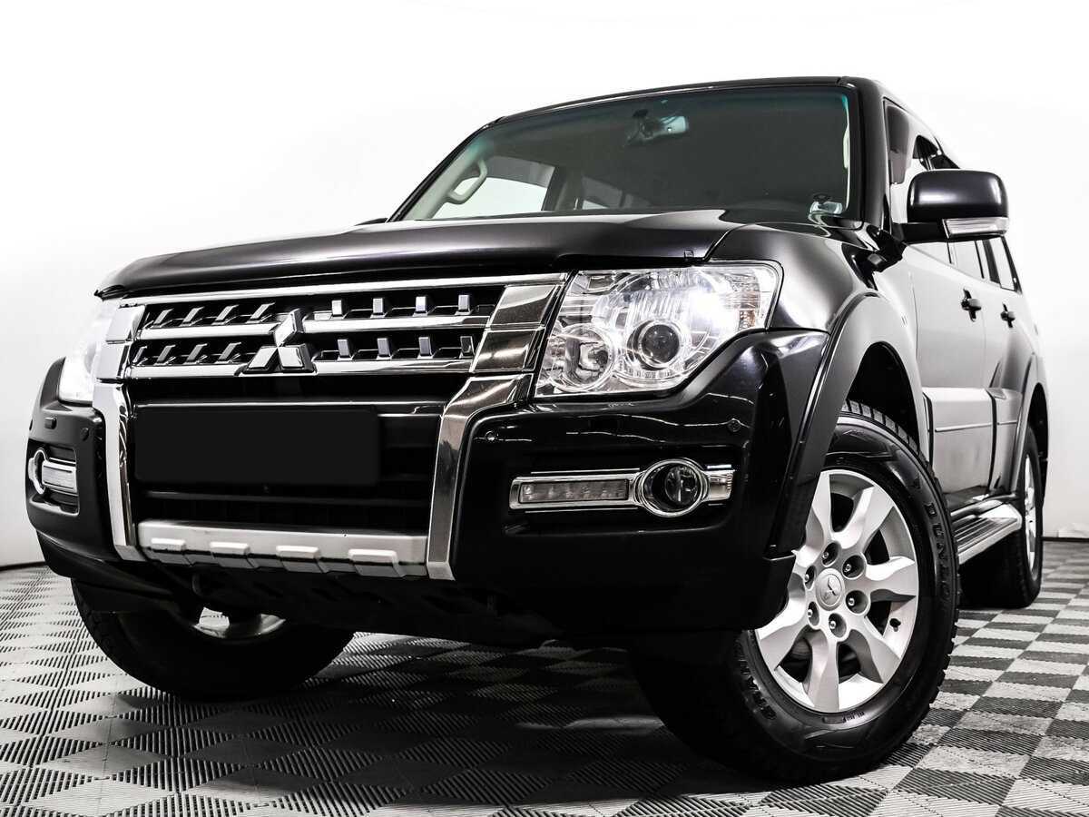 Mitsubishi Pajero с пробегом — 2015 год. Фото: #15