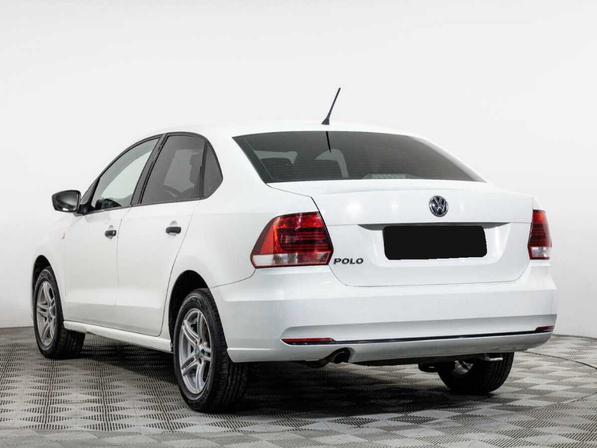 Volkswagen Polo с пробегом — 2015 год. Фото: #5