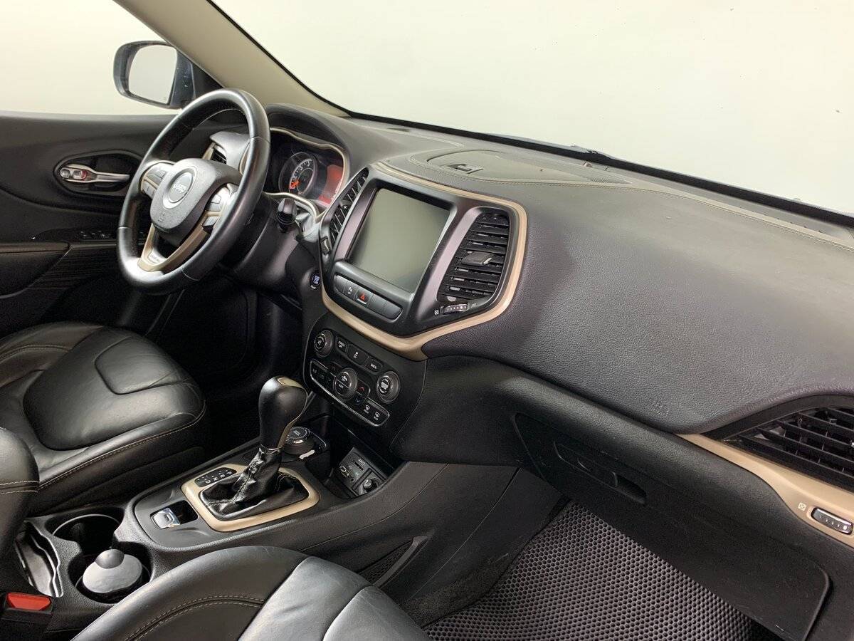 Jeep Cherokee с пробегом — 2014 год. Фото: #12