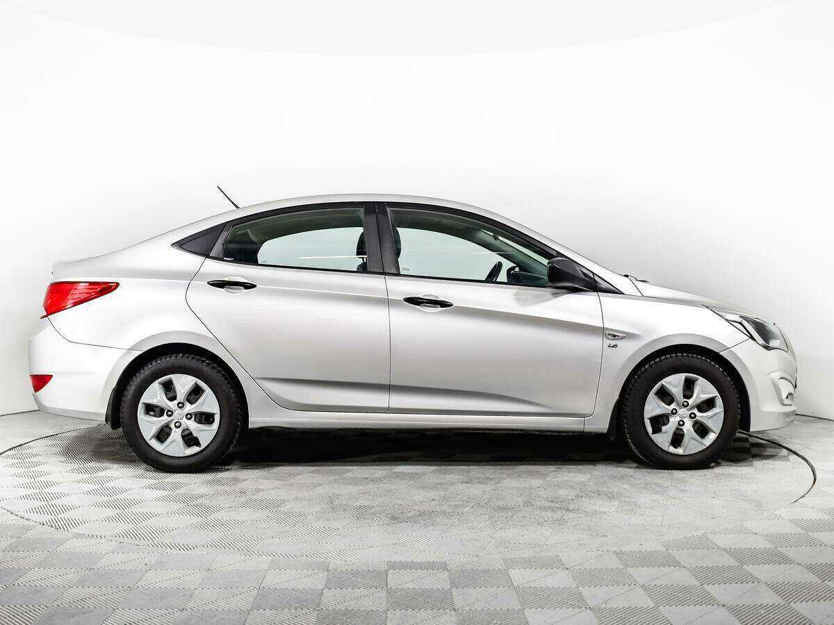 Hyundai Solaris с пробегом — 2015 год. Фото: #3