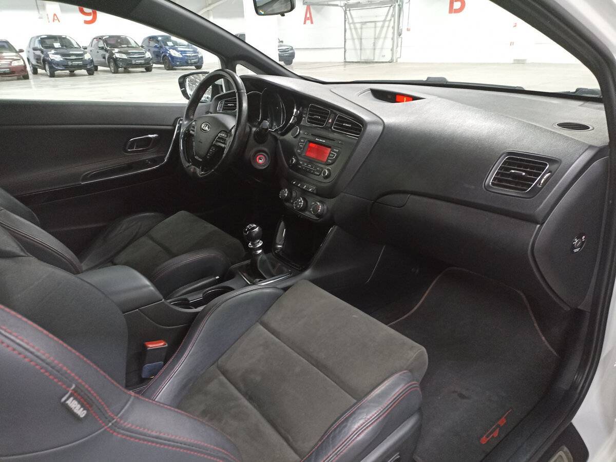 Kia Ceed GT с пробегом — 2014 год. Фото: #10