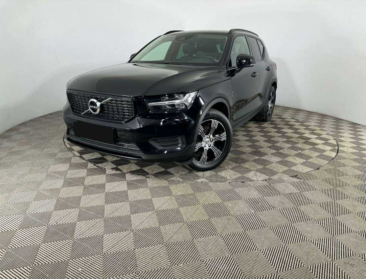 Volvo XC40 с пробегом — 2018 год. Посмотреть фото