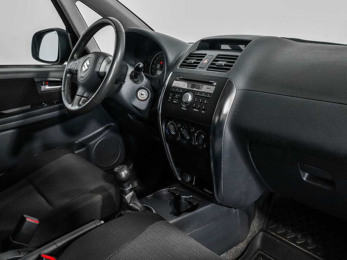 Suzuki SX4 с пробегом — 2008 год. Фото: #10