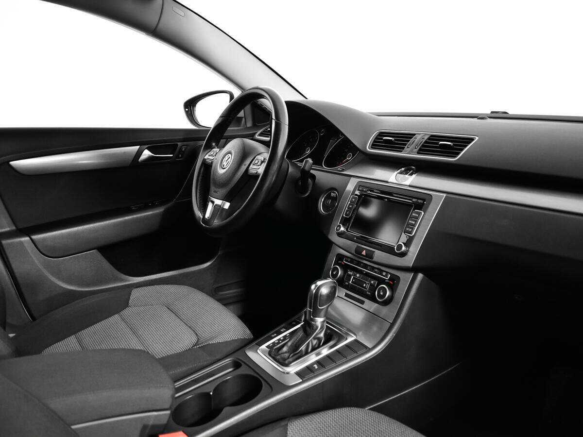 Volkswagen Passat с пробегом — 2011 год. Фото: #8