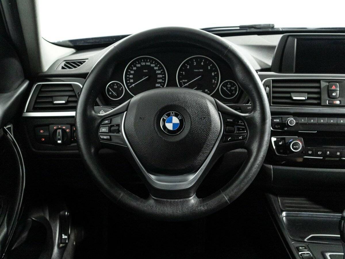 BMW 3 серии с пробегом — 2018 год. Фото: #18