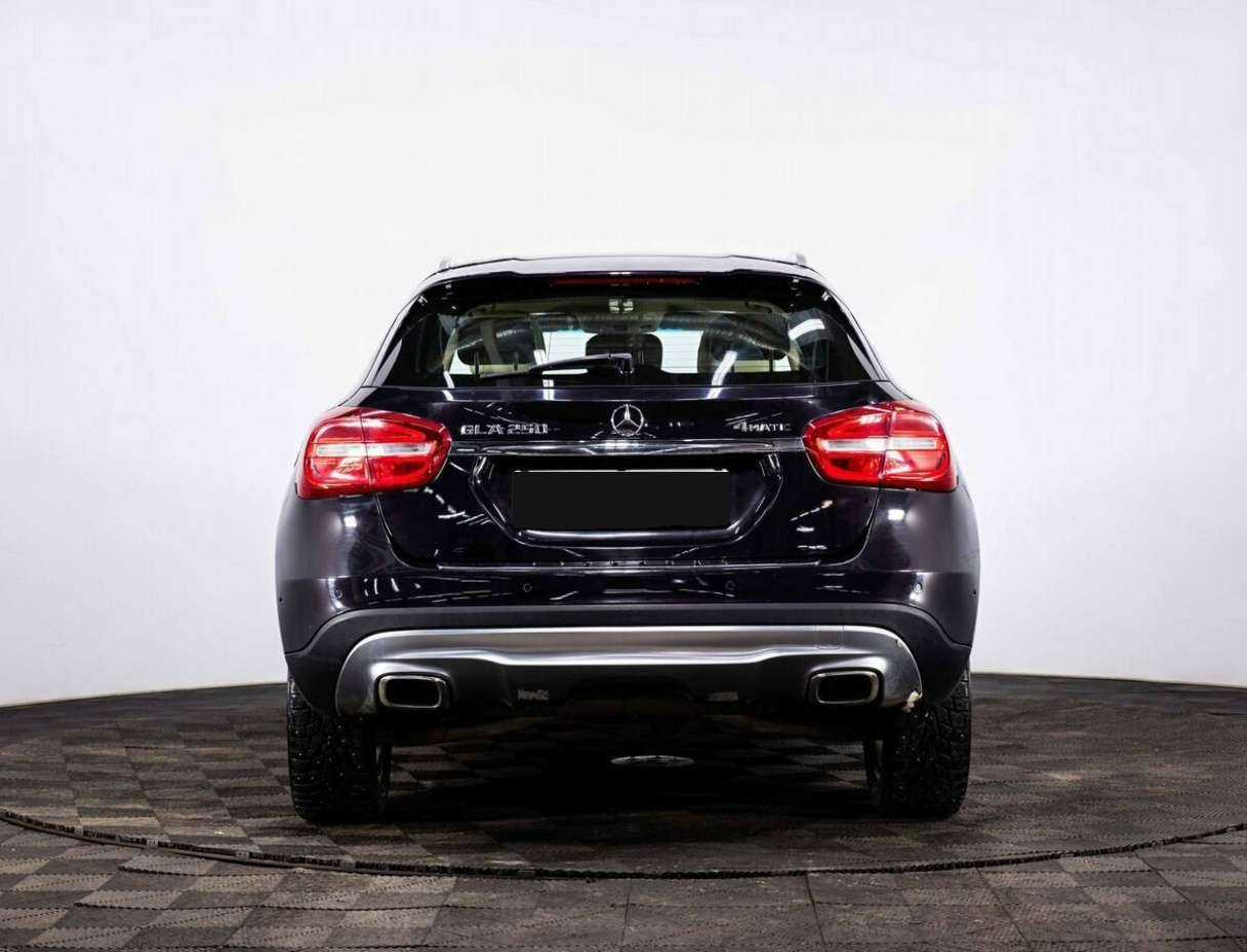 Mercedes-Benz GLA с пробегом — 2015 год. Фото: #4