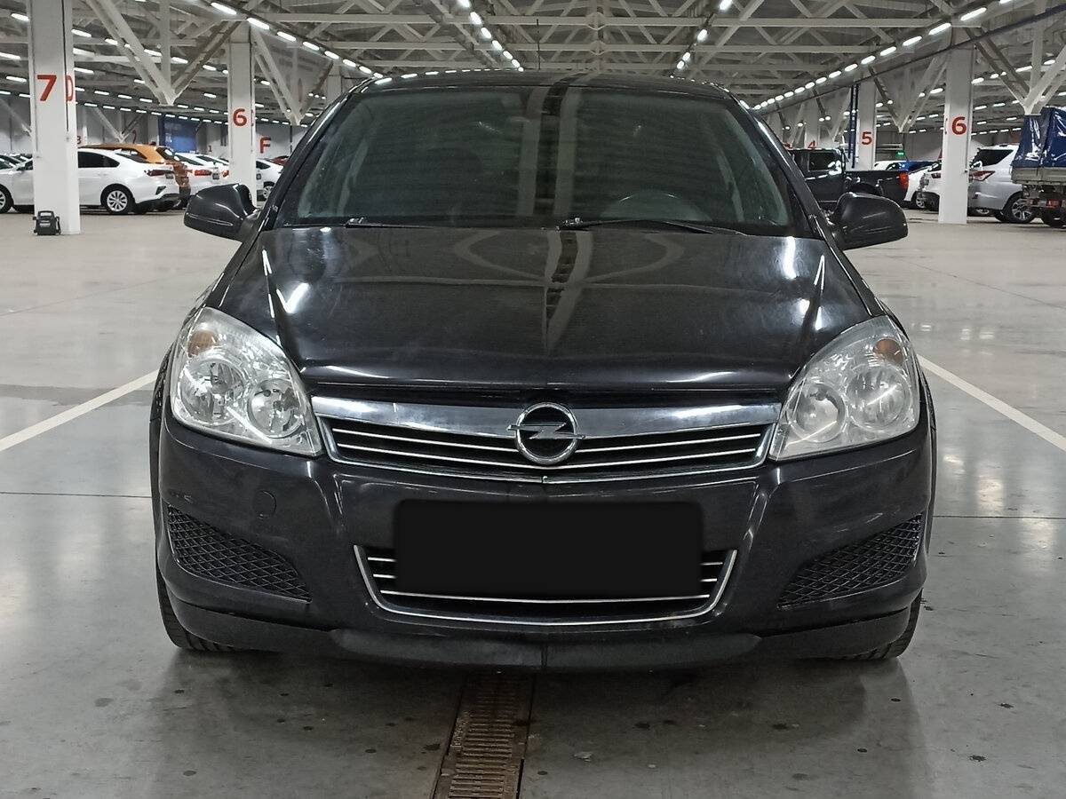 Opel Astra с пробегом — 2011 год. Фото: #1
