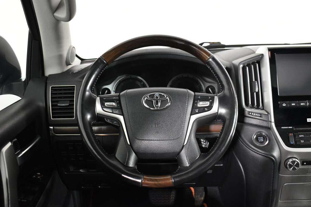 Toyota Land Cruiser с пробегом — 2016 год. Фото: #16