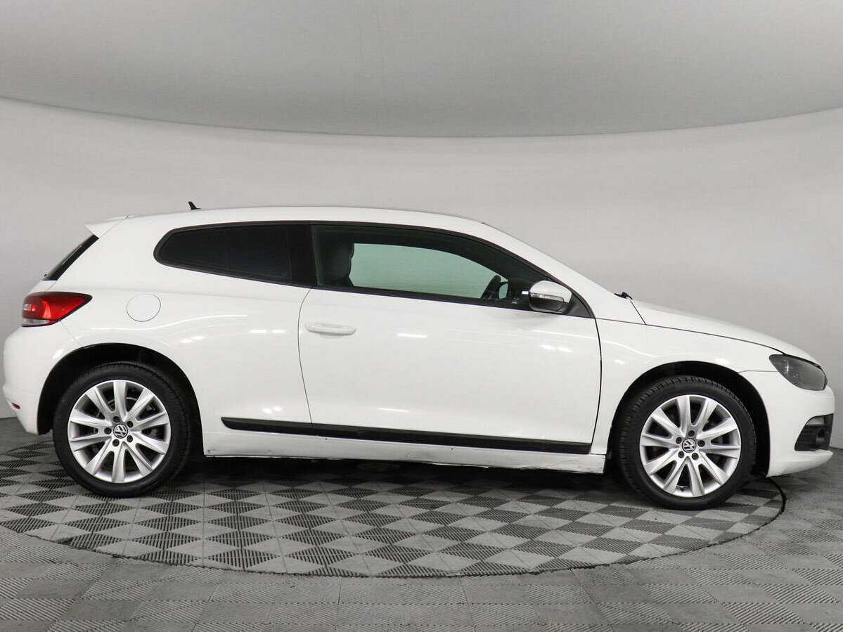 Volkswagen Scirocco с пробегом — 2011 год. Фото: #3