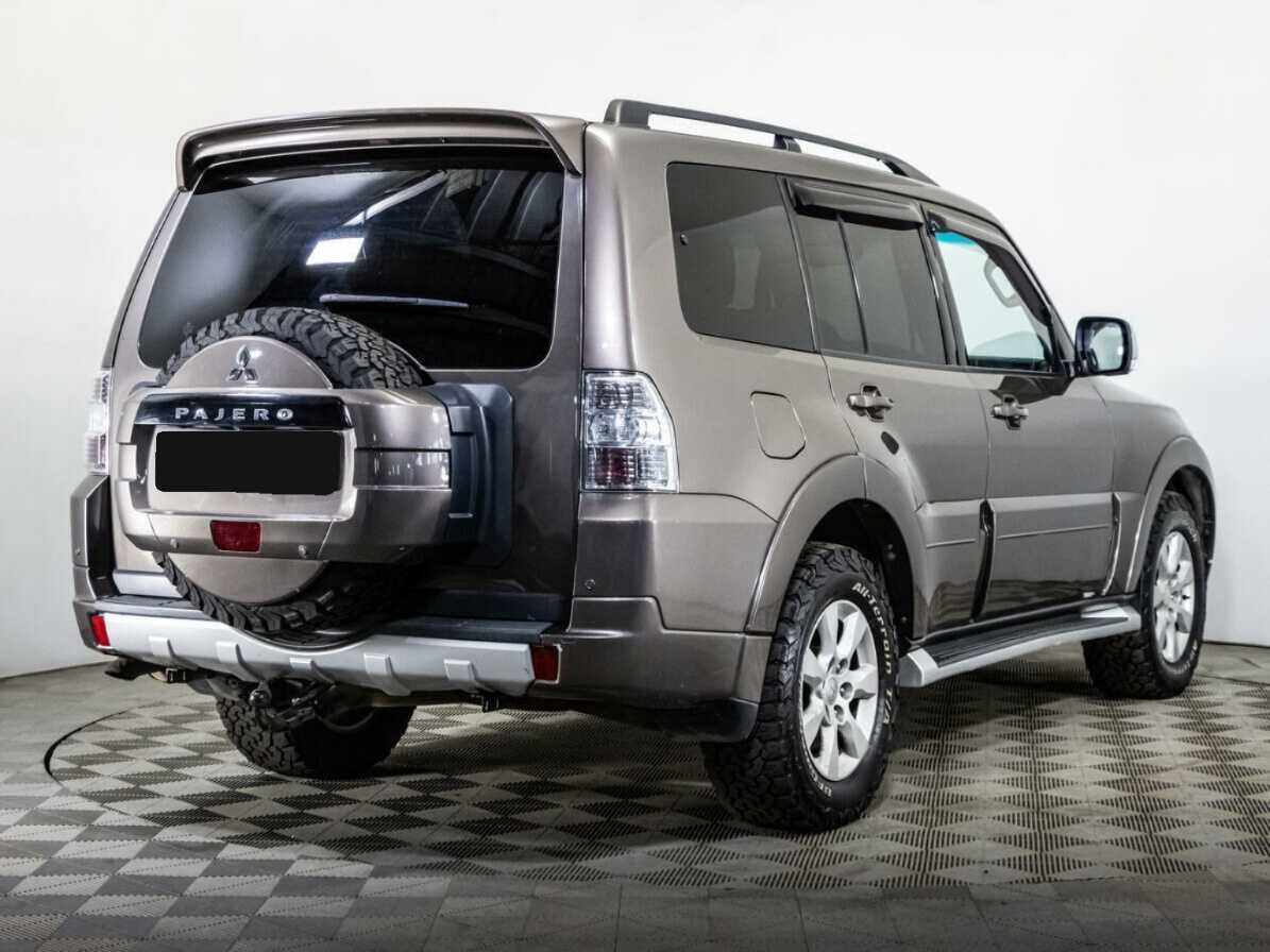 Mitsubishi Pajero с пробегом — 2011 год. Фото: #3