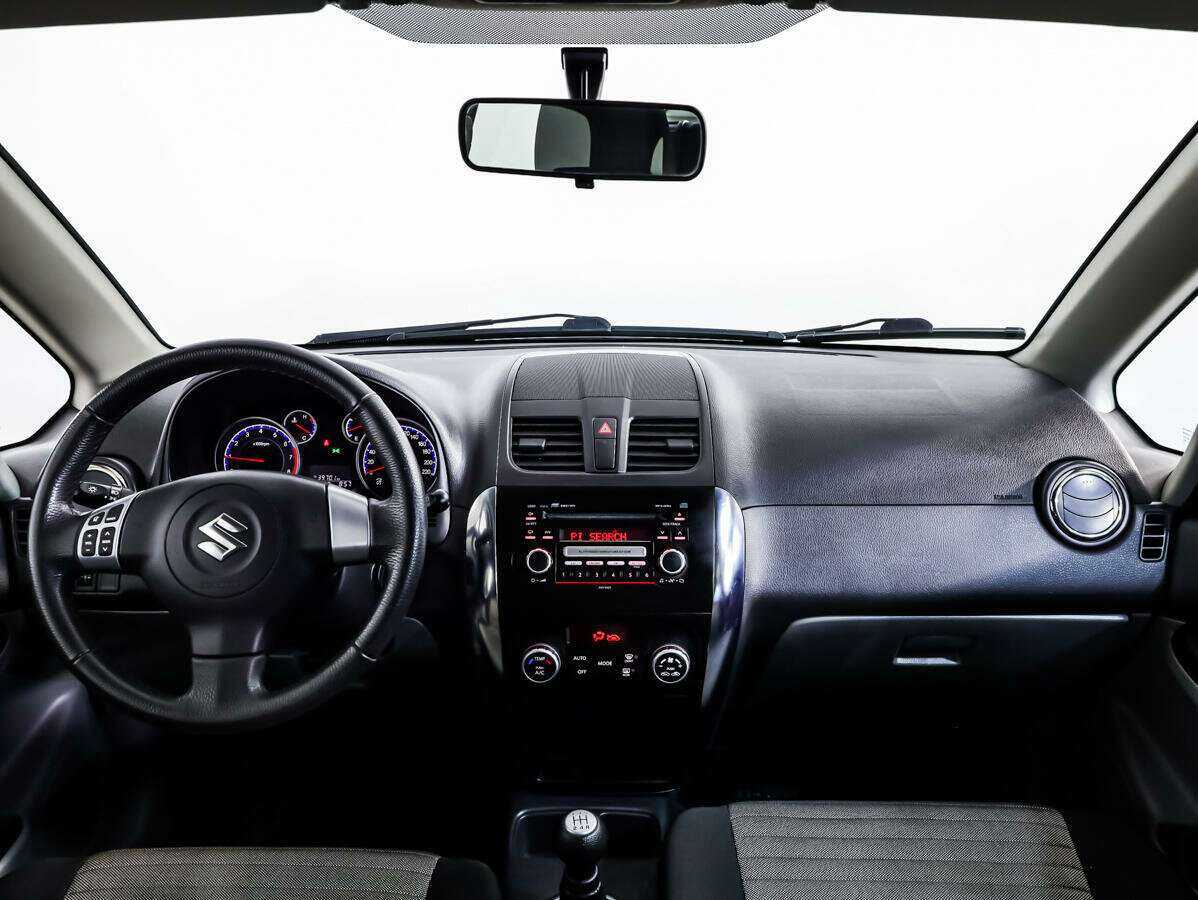 Suzuki SX4 с пробегом — 2011 год. Фото: #7